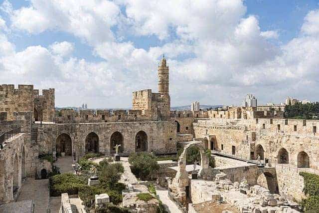 Christliches Königreich Jerusalem: Mauern und Überreste aus dem Mittelalter