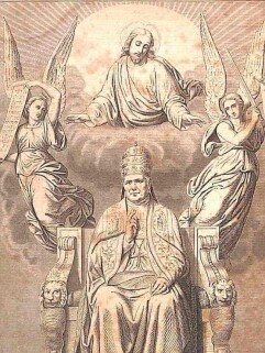 Der heilige Papst Pius IX. sitzt auf dem Stuhl Petri in päpstlicher Kleidung, über ihm sieht man den Heiland Jesus Christus, der über den Papst die arme ausgebreitet hat; rechts und links von an den Seiten sind prächtige Engel, der linke mit einer Schriftrolle, der rechte mit einem Schwert