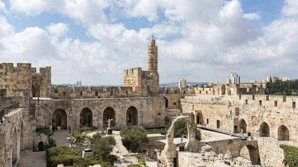 Christliches Königreich Jerusalem: Mauern und Überreste aus dem Mittelalter