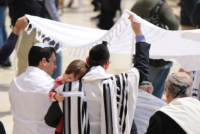 Religionsgeschichte der Juden: Jüdische Zeremonie