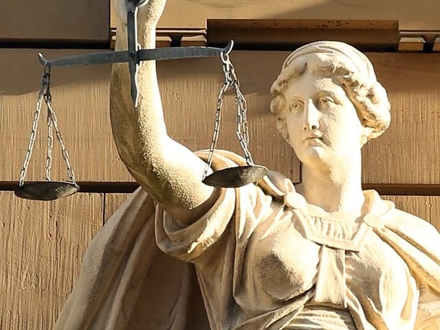Kirche gegen das römische Recht: Römische Justizia