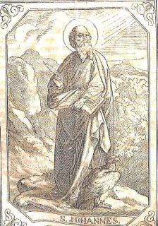 Der heilige Evangelist Johannes steht als Greis auf einem Felsen, mit Buch und Schreibfeder in den Händen, zu seinen Füßen ein Adler.