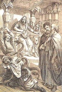 Die heiligen Apostel Simon und Judas stehen zusammen und befehlen den Schlangen, die Zauberer zu attackieren.