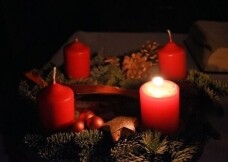 1. Adventssonntag: Was ist der Advent - Die erste Kerze brennt